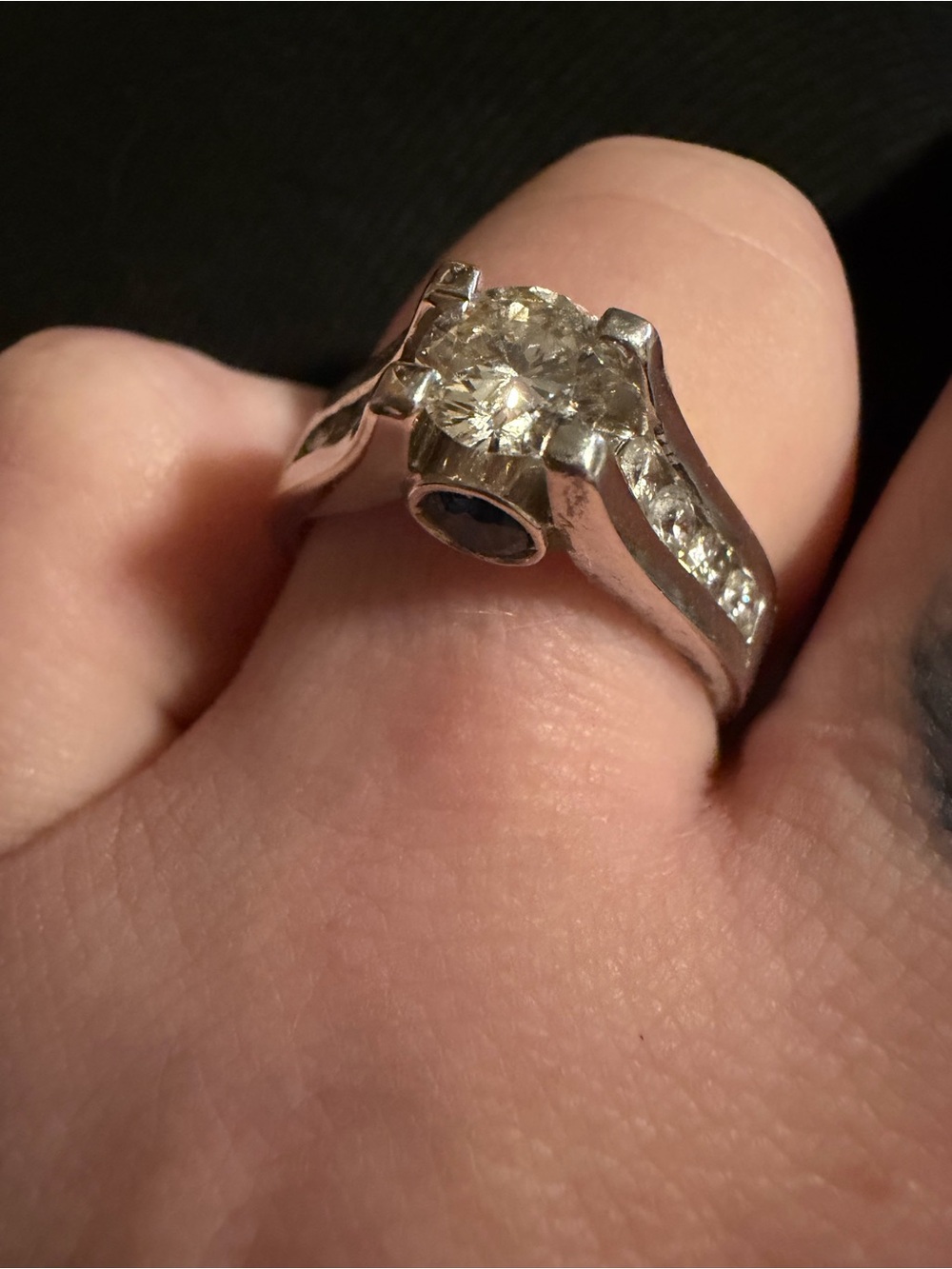 Classic Solitaire Diamond Ring in 14k gold - Picture 4 of 9